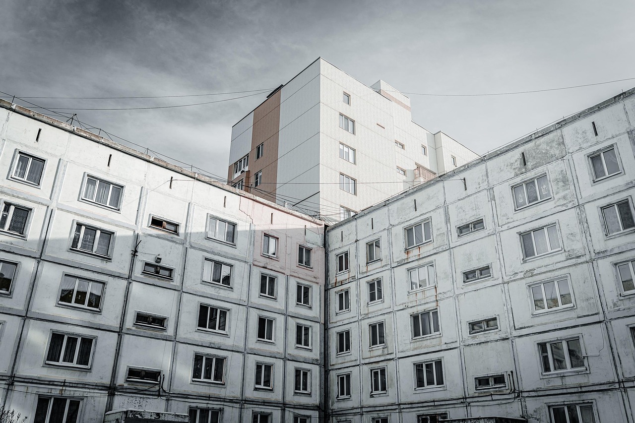 手の甲のくすみを改善するための効果的な方法は？